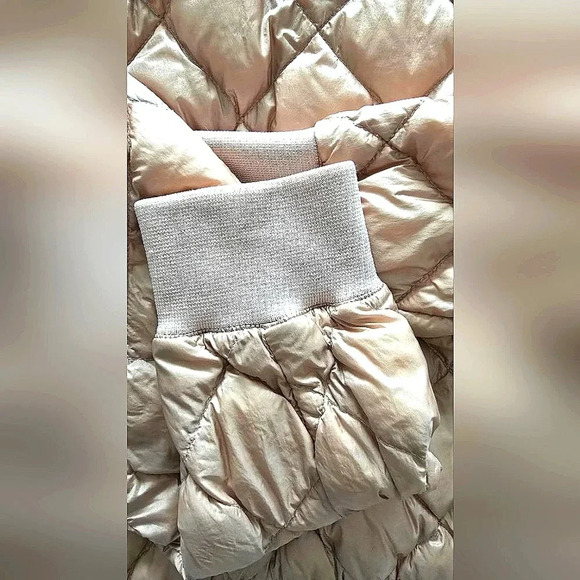 Aritzia TNA League Bomber Jacket Pink Champagne Rose Quilted Down Puffer Sz L - Picture 11 of 11